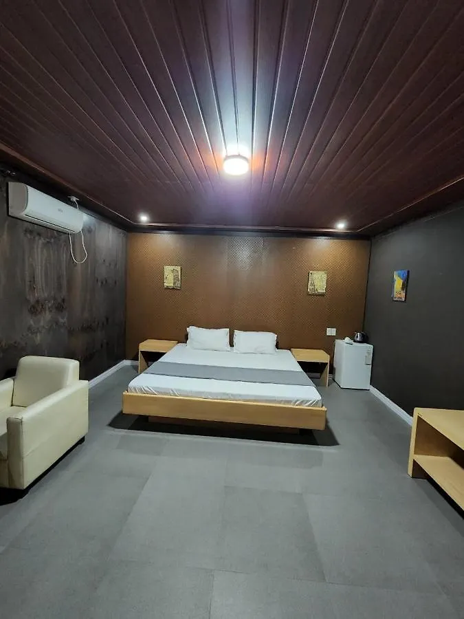 Aura Hotel Angeles 3*,  Philippines
