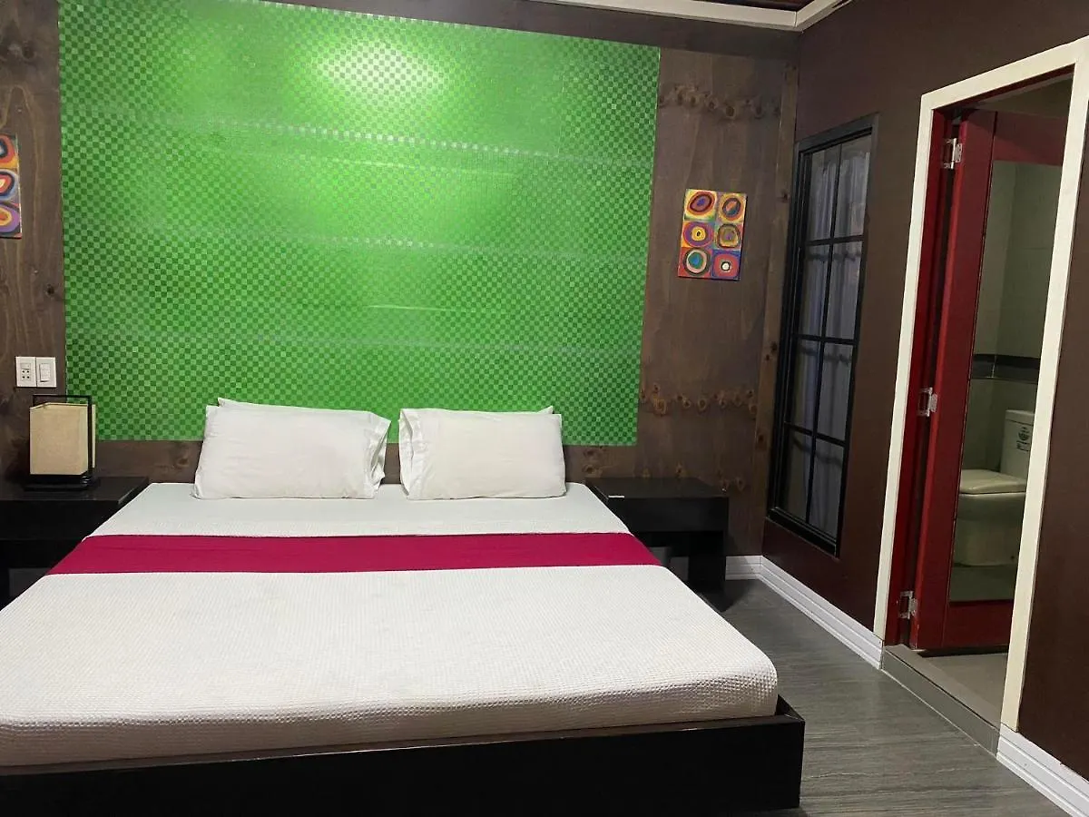 Aura Hotel Angeles